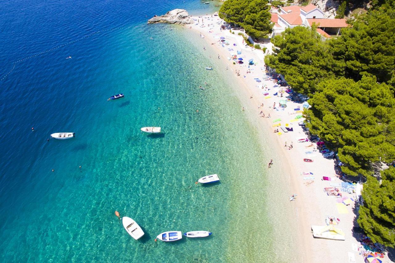 Apartments With A Parking Space Brela, Makarska - 18495 Exterior foto
