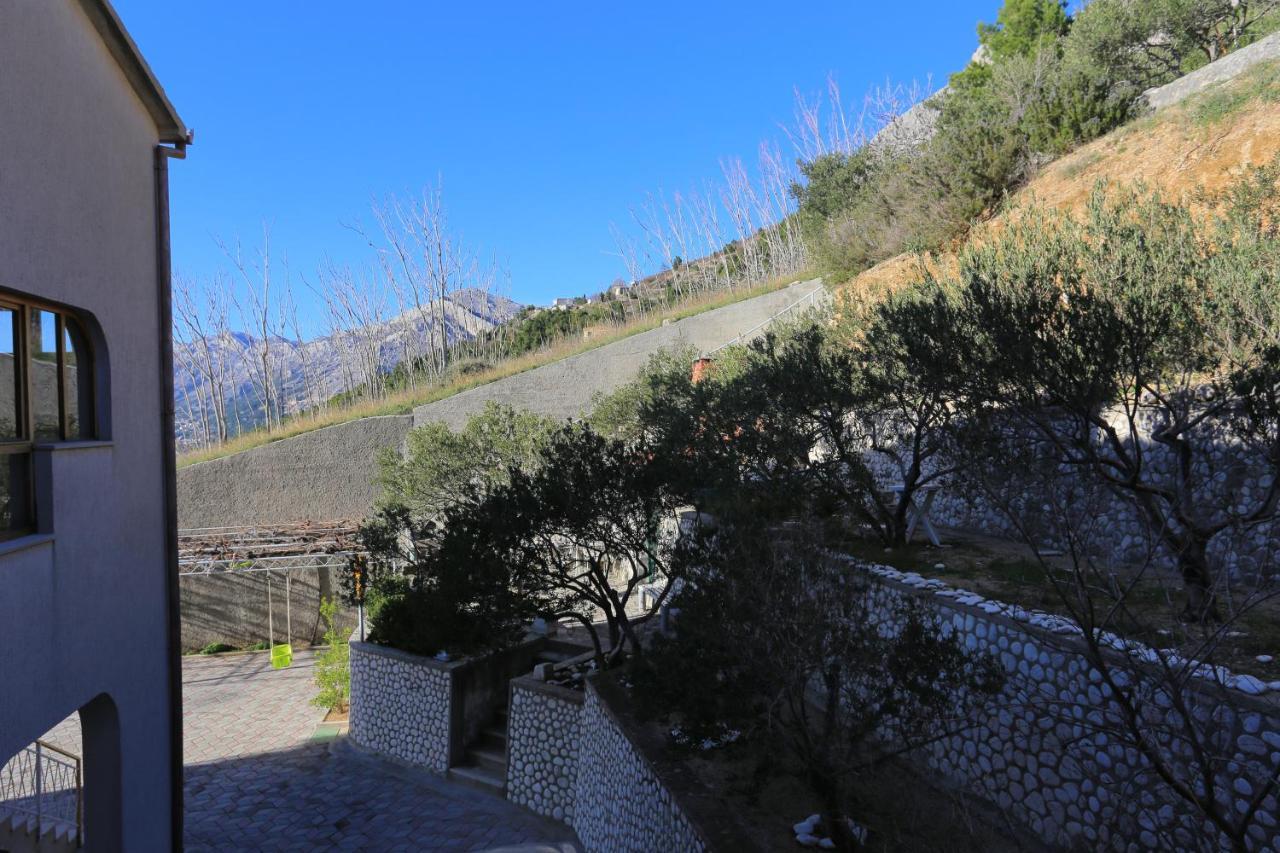 Apartments With A Parking Space Brela, Makarska - 18495 Exterior foto