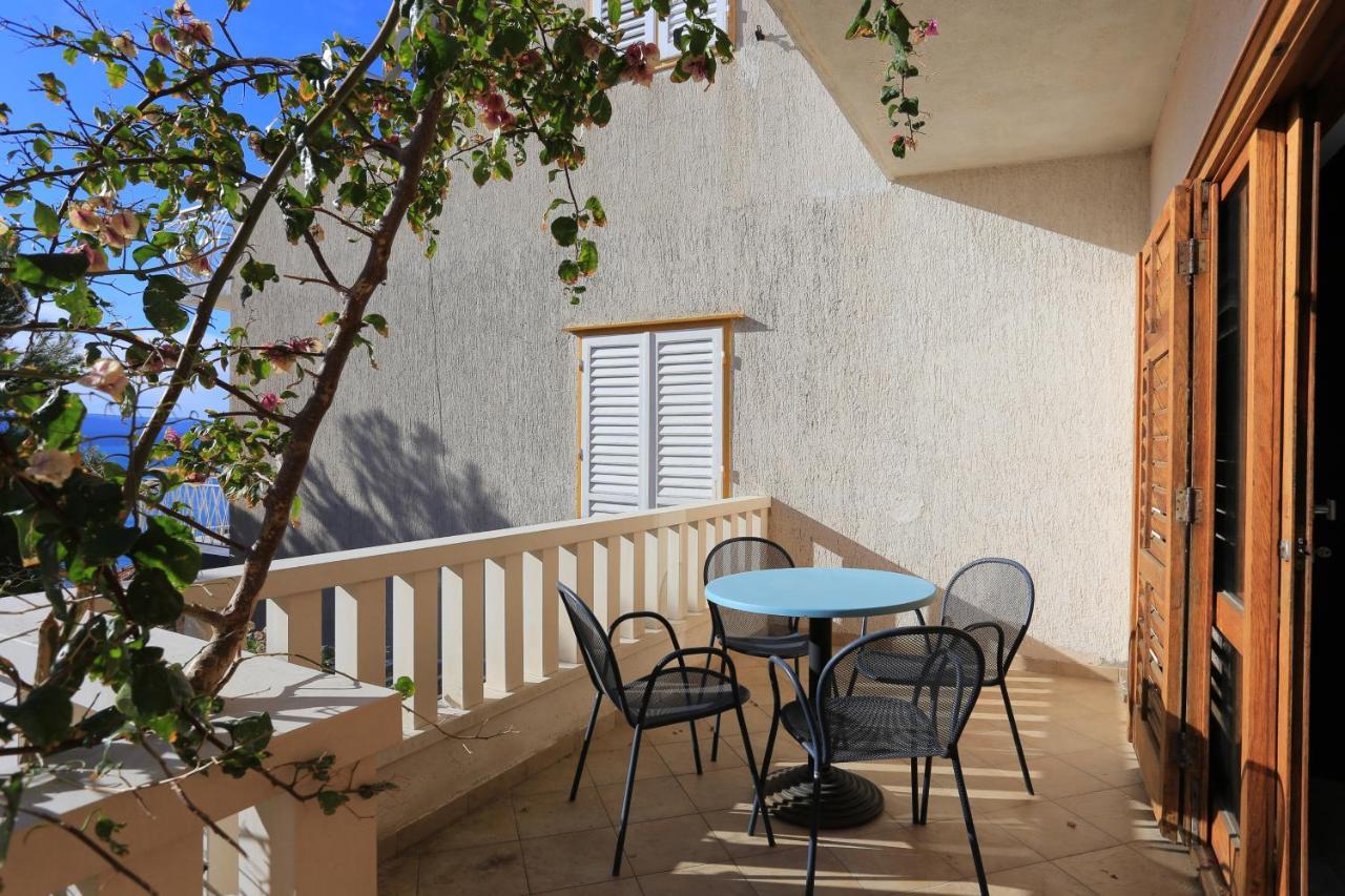 Apartments With A Parking Space Brela, Makarska - 18495 Exterior foto