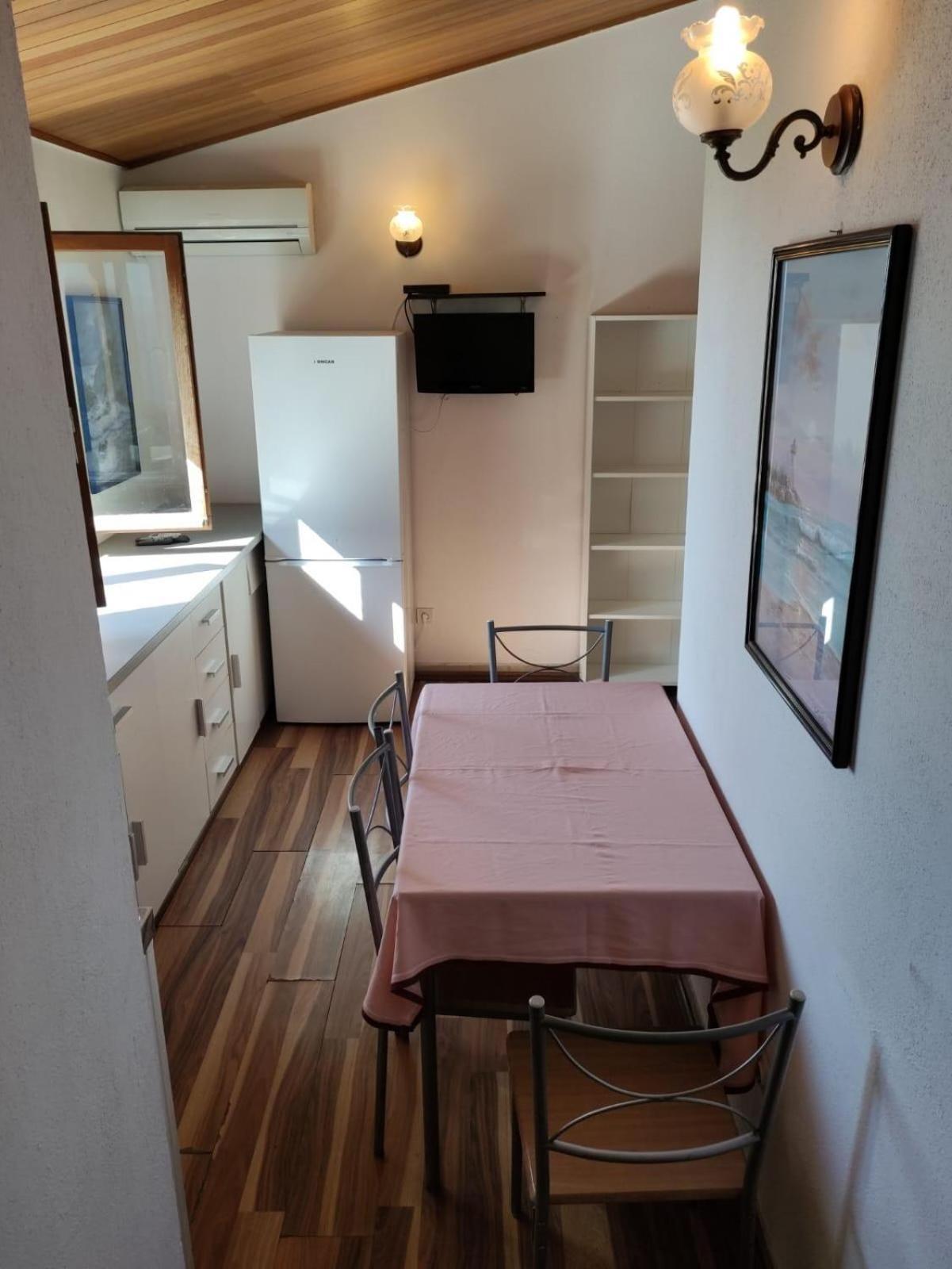Apartments With A Parking Space Brela, Makarska - 18495 Exterior foto